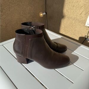 Geox dark Brown leather Ankle Boots size 6.5 ( European 37)